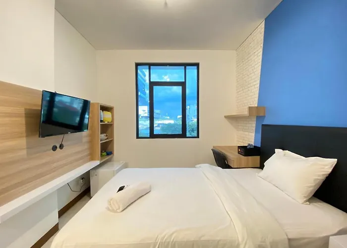 Smart Studio Room Semi Apartment At The Lodge Paskal Near Binus University By Travelio